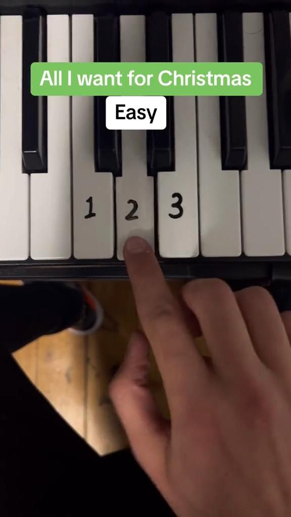 Learn Christmas Piano in 5 Minutes