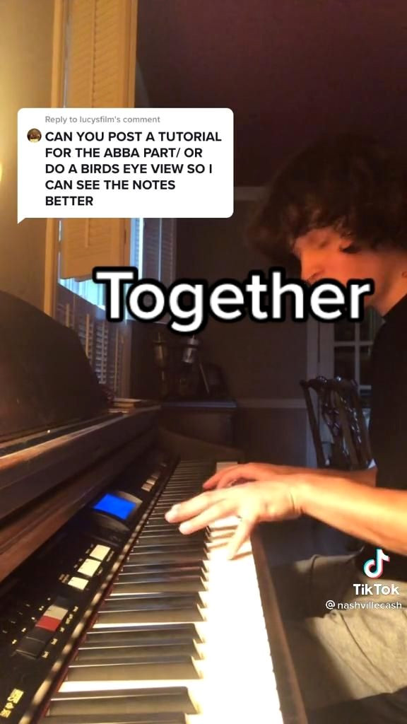 Play Chiquita on Piano in Minutes